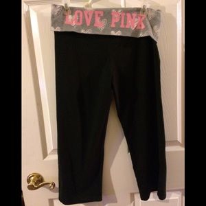 💕Pink VS cropped yoga pants💕